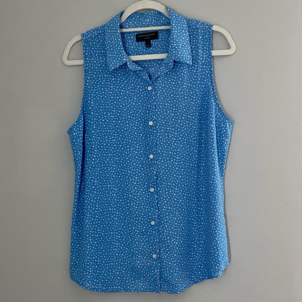 EUC Banana Republic Factory classic fit sleeveless blouse size L